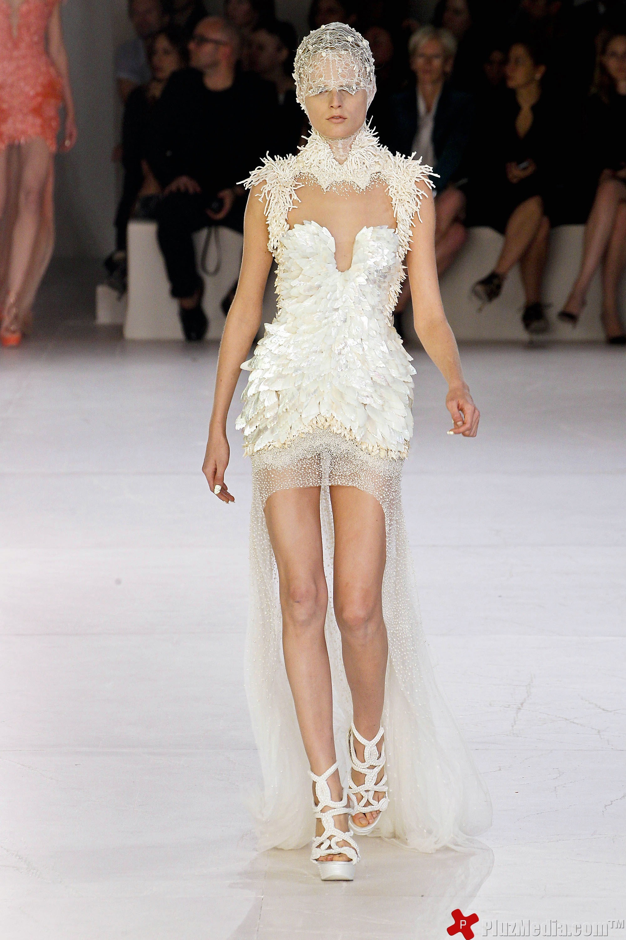 Paris Fashion Week Spring Summer 2012 Ready To Wear - Alexander McQueen - Runway | Picture 95853